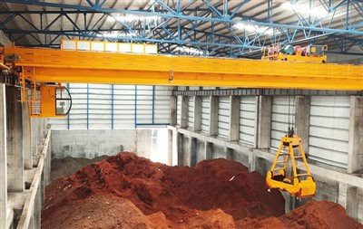 Double - Grider Grab Crane